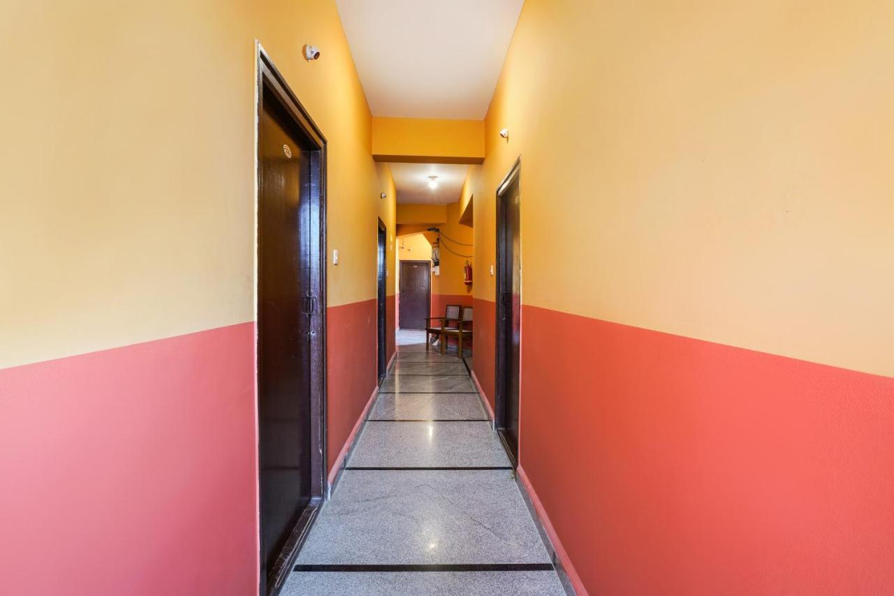 Oyo 70286 Svr Grand Hotel Hyderabad Exterior photo