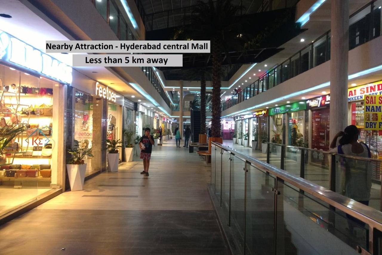 Oyo 70286 Svr Grand Hotel Hyderabad Exterior photo